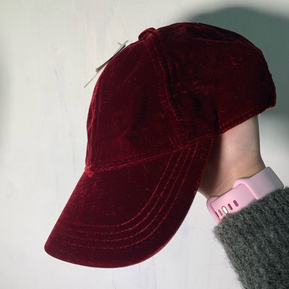 GAP NWT Burgundy Velvet baseball Cap